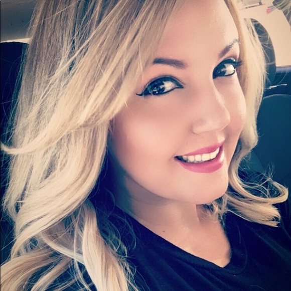Profile Picture of Winter Hanseth (@winteralexis) on Poshmark