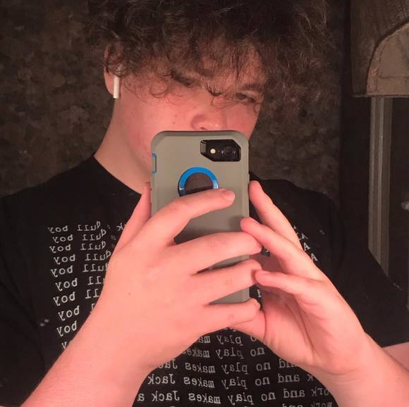 Gabriel Hesting - Poshmark Profile Picture of Gabriel Hesting (@gabrielhesting) on Poshmark