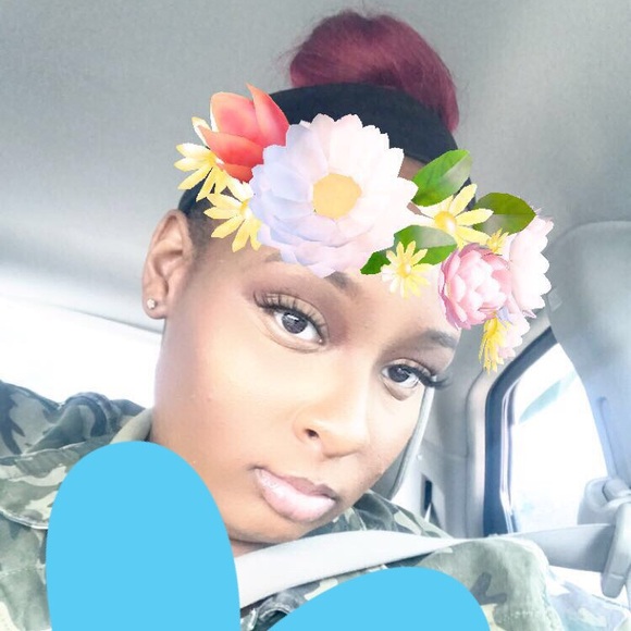 Profile Picture of Kelli Irby (@kelliirby729) on Poshmark