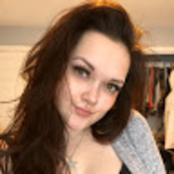 Audrey Duguay - Poshmark Profile Picture of Audrey Duguay (@audreyduguay522) on Poshmark