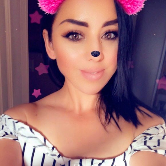 Profile Picture of Nancy Corona (@shonkita) on Poshmark