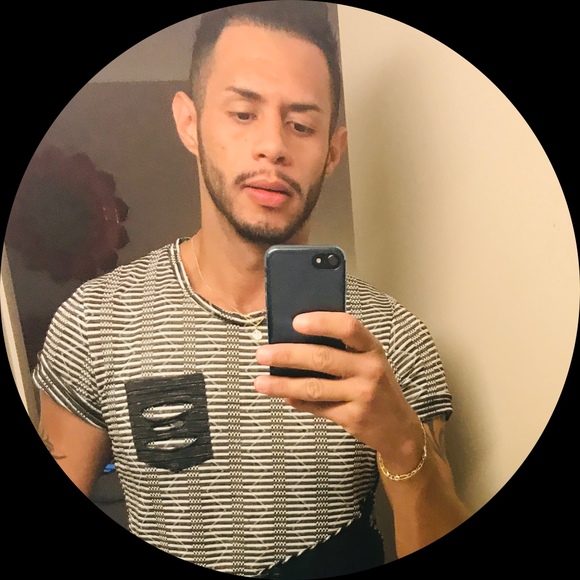 Profile Photo of Charlie Lopez (@charlie2690) on Poshmark