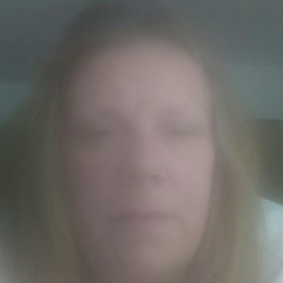 Profile Picture of Chris Liskiewicz (@christinelisk) on Poshmark