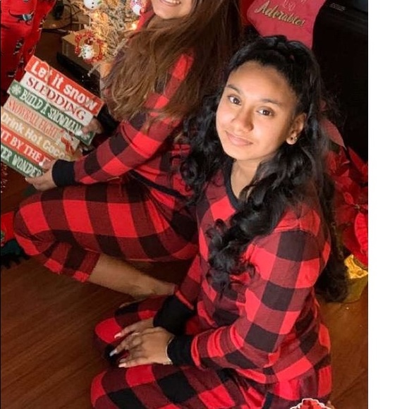 Profile Picture of Elizabeth Sookwah (@leeandra322) on Poshmark