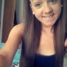 Profile Picture of Leah Bates (@bryony8b) on Twitter