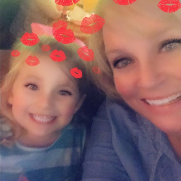 Profile Picture of Kim Dickey (@kdickey488) on Poshmark