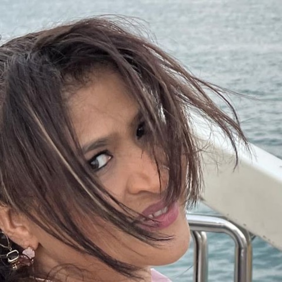 Profile Picture of Shalini Nair (@shalinimurti) on Poshmark