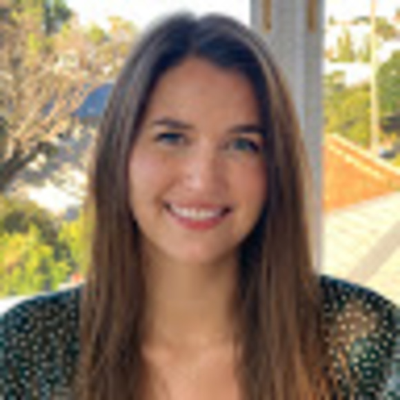 Profile Picture of Lauren Berardo (@lberardo339) on Poshmark