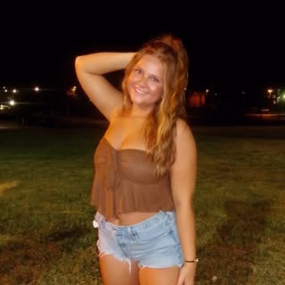 Profile Picture of 𝐻𝐴𝐼𝐿𝐸𝑌 𝐴𝑅𝑀𝑆𝑇𝑅𝑂𝑁𝐺 (@haileyarmstrong_) on Instagram