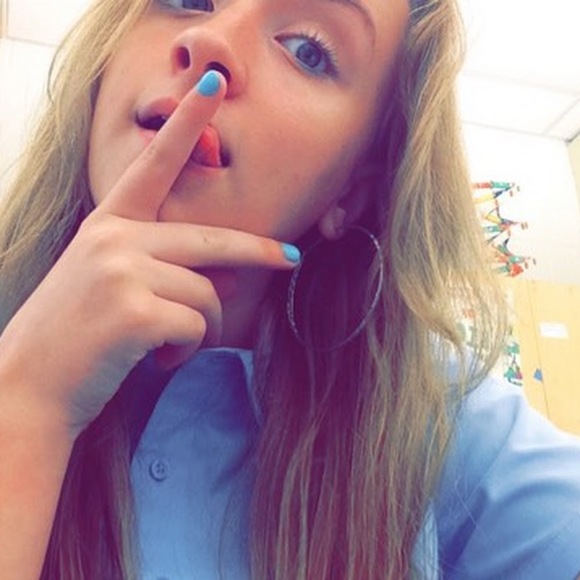 Profile Picture of Courtney Merked (@courtneym19) on Poshmark