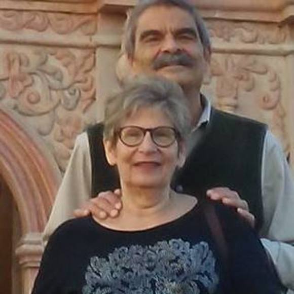 Profile Picture of Donna Guy (@donnaguy) on Poshmark