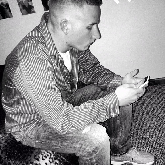 Profile Picture of Zach Swingle (@zachswingle) on Poshmark