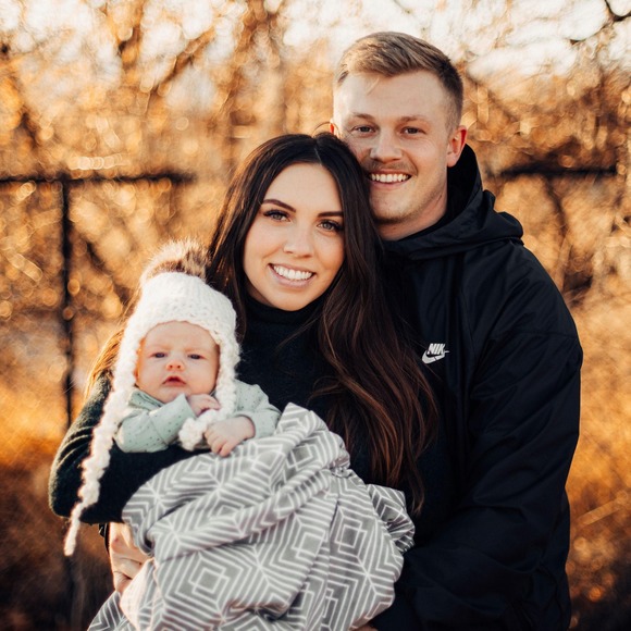 Profile Picture of Taylor Richards (@taylormrichards) on Poshmark