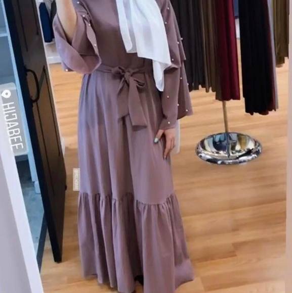 Profile Picture of Roua Ayad (@rola210_2) on Poshmark