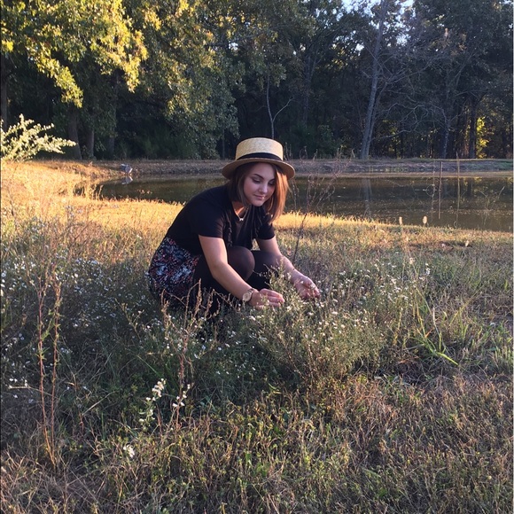 Profile Picture of Taryn Cassell (@tcassell1) on Poshmark