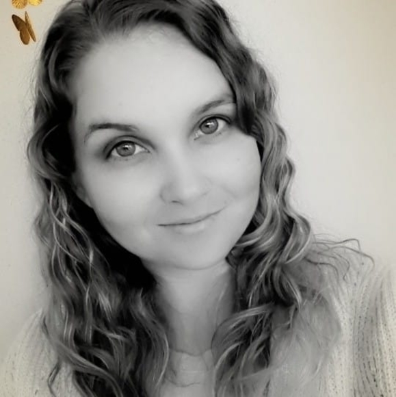 Profile Picture of Tamara Jacobson (@tamara123187) on Poshmark