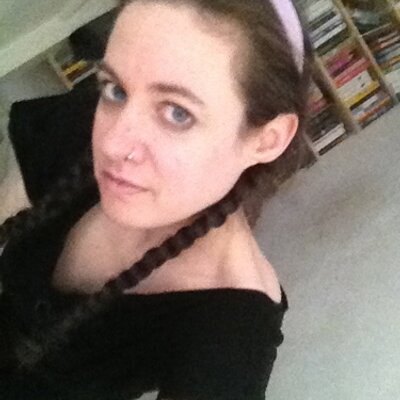 Profile Picture of Littlepurplegoth (@HelenArmfield) on Twitter