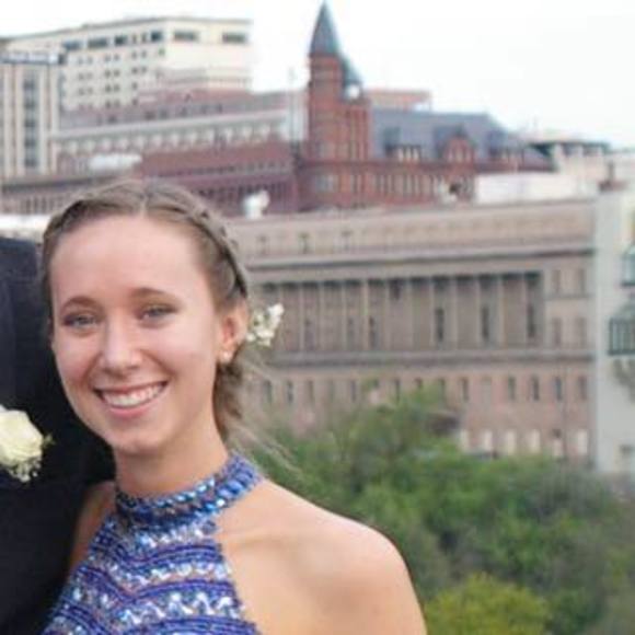 Profile Picture of Camy Badner (@camybad1) on Poshmark