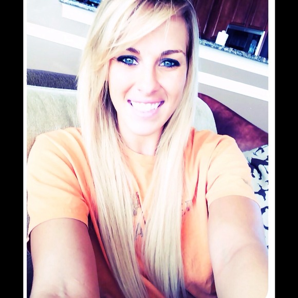 Profile Picture of Allison Wrightenberry (@awrightenberry) on Poshmark