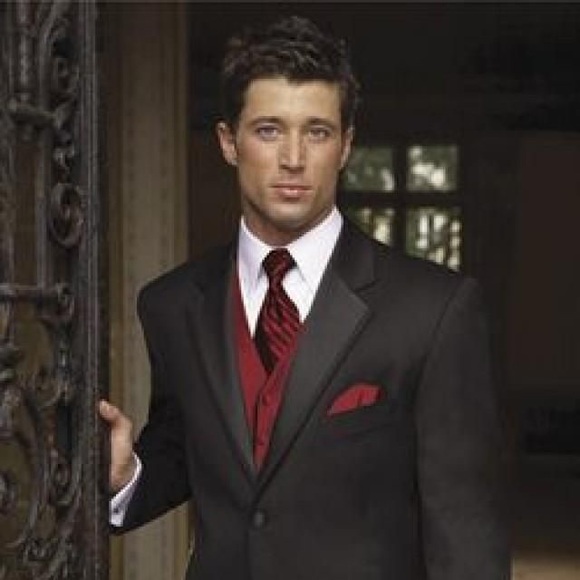 Profile Picture of Daniel Maldonado (@dnnyx) on Poshmark