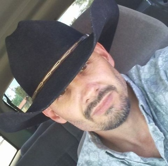 Profile Picture of David Sharp (@davidsharp282) on Poshmark