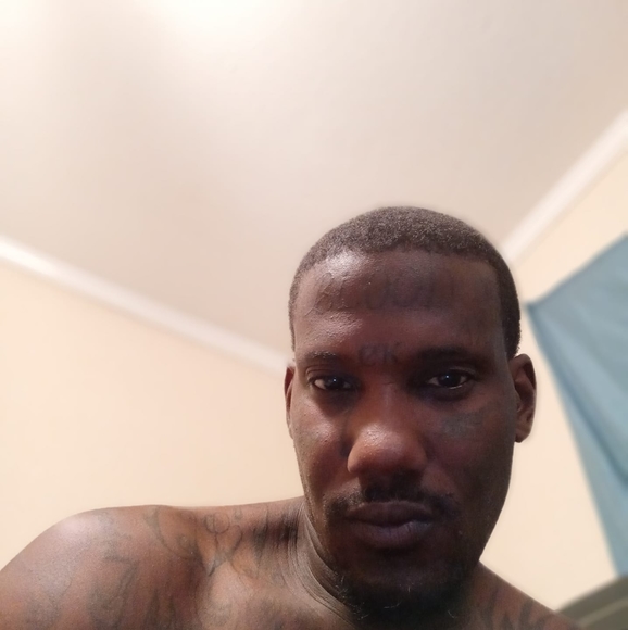 Profile Picture of Corey Smith (@1612coreyb59) on Poshmark