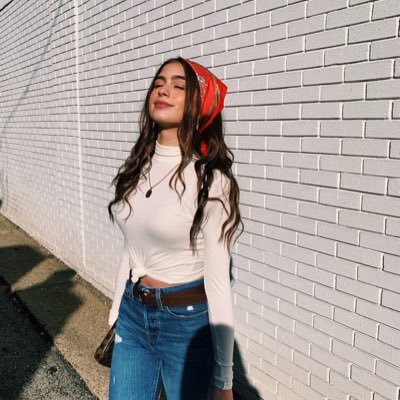 Profile Picture of Mia Pampena (@miapampenaa) on Twitter