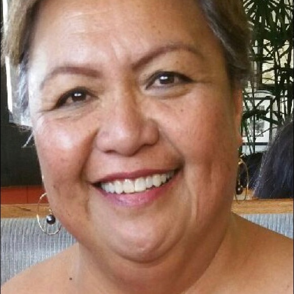 Profile Picture of Leanda Bernabe (@kaumana) on Poshmark