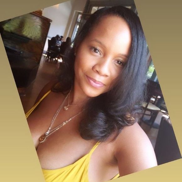 Profile Picture of Iva Pearson (@ivapearson07) on Poshmark