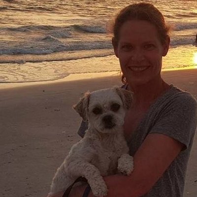 Profile Picture of Sharon Griffin Schmidt (@sharongschmidt) on Twitter