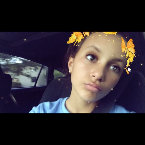 Profile Picture of Rebecca Jeremias (@rebeccabedolla) on Poshmark