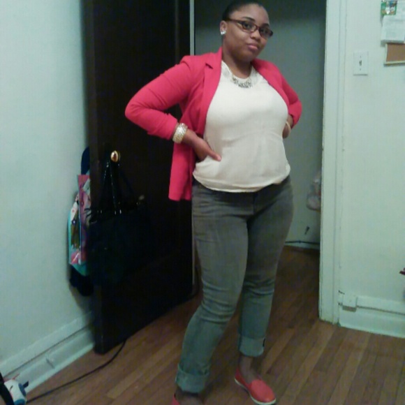 Profile Picture of Bianca Cole (@biancabebe) on Poshmark