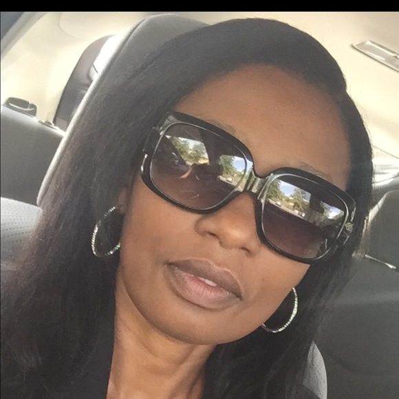 Profile Picture of Nellie Nelson (@haitianmama) on Poshmark