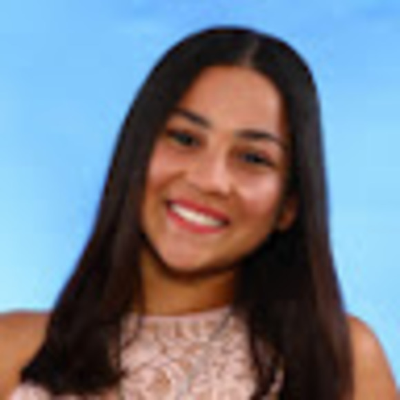 Profile Picture of Jocelyn Evins (@jocelynevins) on Poshmark