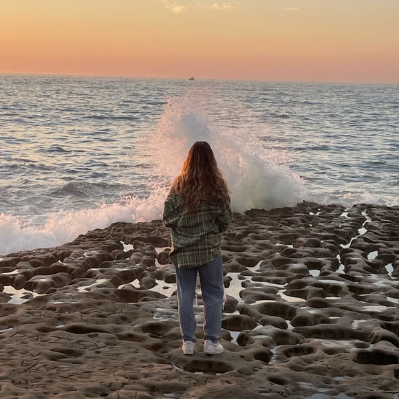 Profile Picture of Ivy Greene (@ivyg13) on Poshmark