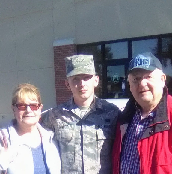 Profile Picture of Gayle Janusz (@skatermom2005) on Poshmark