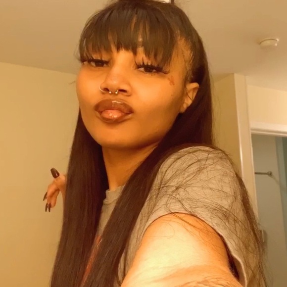 Profile Picture of Erika Wallace (@erikarenee_541) on Poshmark
