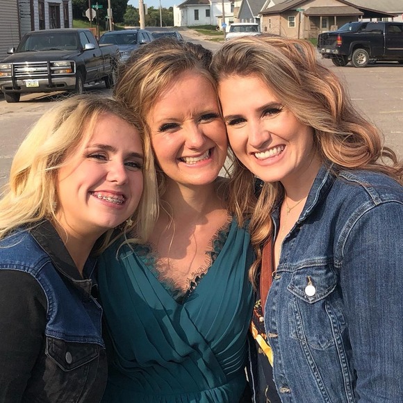 Profile Picture of Amber Blake (@amberroseblake) on Poshmark