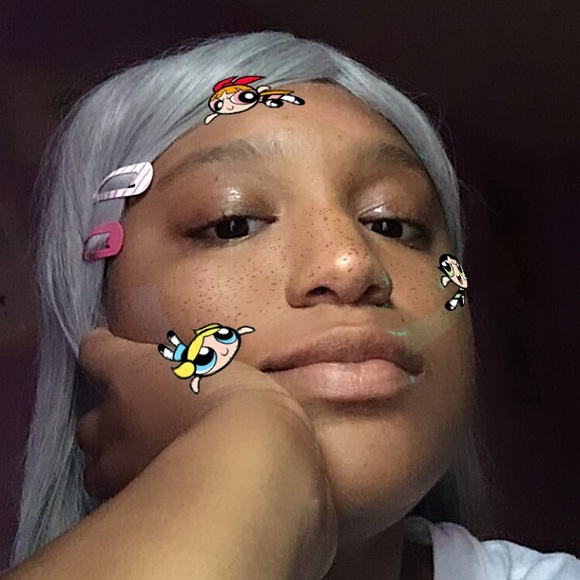 Profile Picture of Lana Devoise (@lanadevoise) on Poshmark