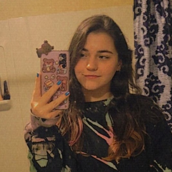 Profile Picture of Emma Eppihimer (@emmaepp8) on Poshmark