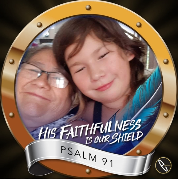 Profile Picture of Kathy Bluff (@kathybluff) on Poshmark