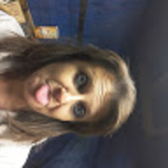 Michelle Farver - Poshmark Profile Picture of Michelle Farver (@blueeyesfarver) on Poshmark