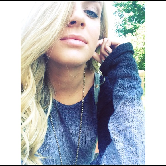 Profile Picture of Madison Berardo (@madisonberardo) on Poshmark