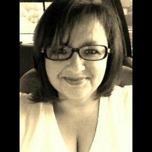 Profile Picture of Jacinda Jones-wallis (@jazzyjacijo) on Poshmark