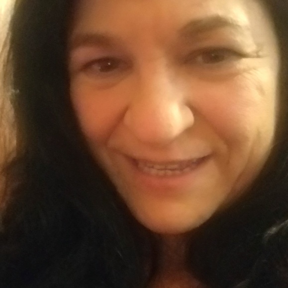 Profile Picture of Anna Gregorian (@agregorian) on Poshmark