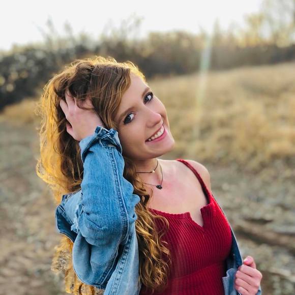 Profile Picture of Allison Link (@alli_link) on Poshmark