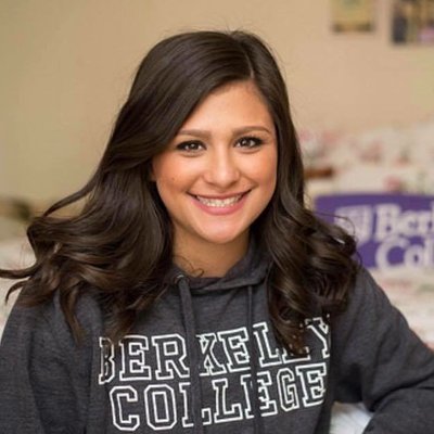 Profile Picture of Rebecca Scott (@Itsdecabecca) on Twitter
