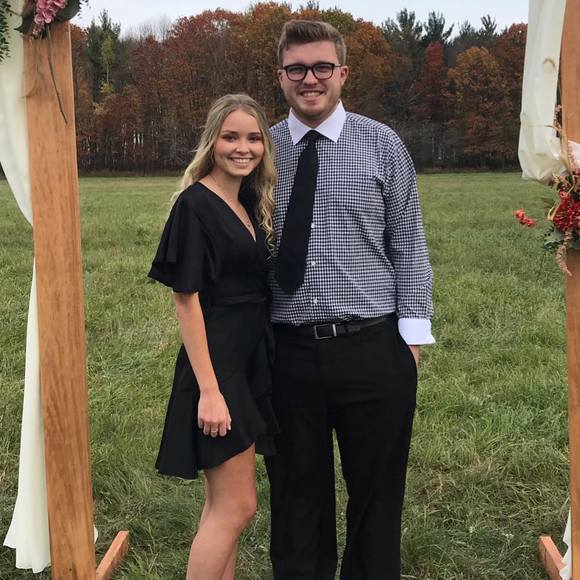 Profile Picture of Chasten Vruwink (@vruw23) on Poshmark