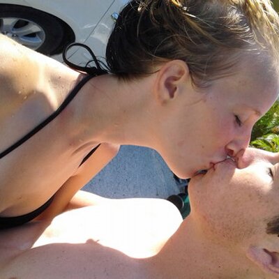 Profile Picture of Victoria Curry (@LilVikkiBoo) on Twitter