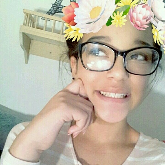 Profile Picture of Aaliyah Marable (@aaliyah_c_m) on Poshmark